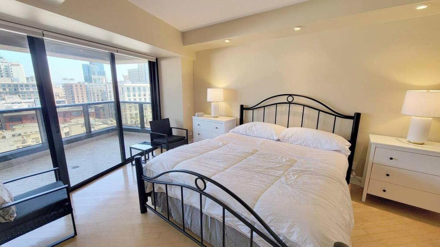 Harbor Club 1201 Gaslamp Apartment